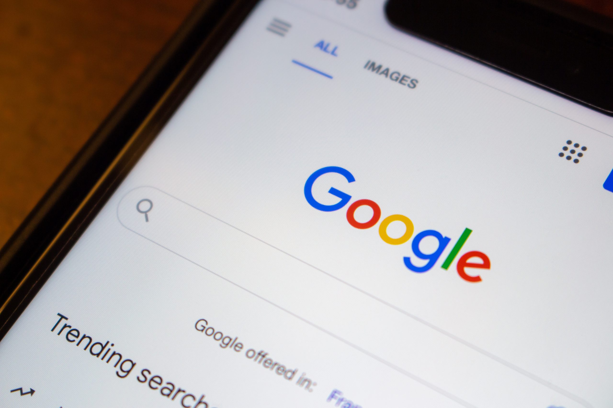 Google Adds Related Reviews Carousel to Search Results